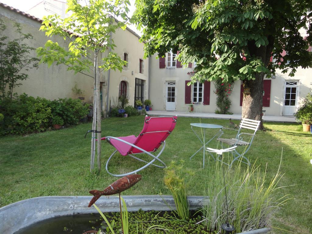 Le Logis De La Poupeliere Bed & Breakfast Vouhé Eksteriør bilde